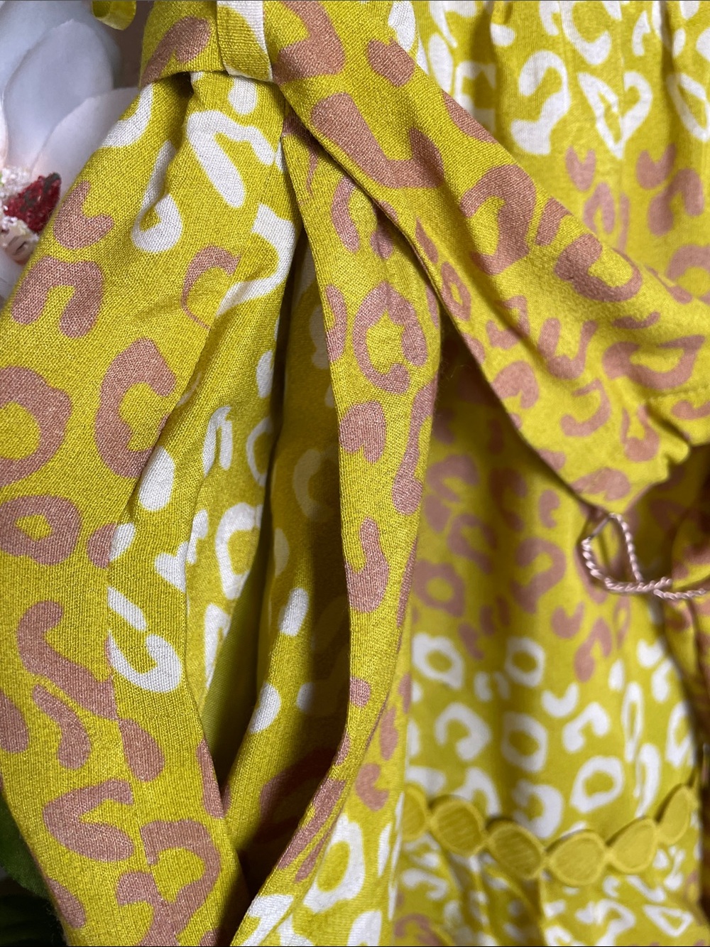 Sunny Yellow Leopard-Print Tie-Shoulder Maxi Dress - Picture 6 of 15